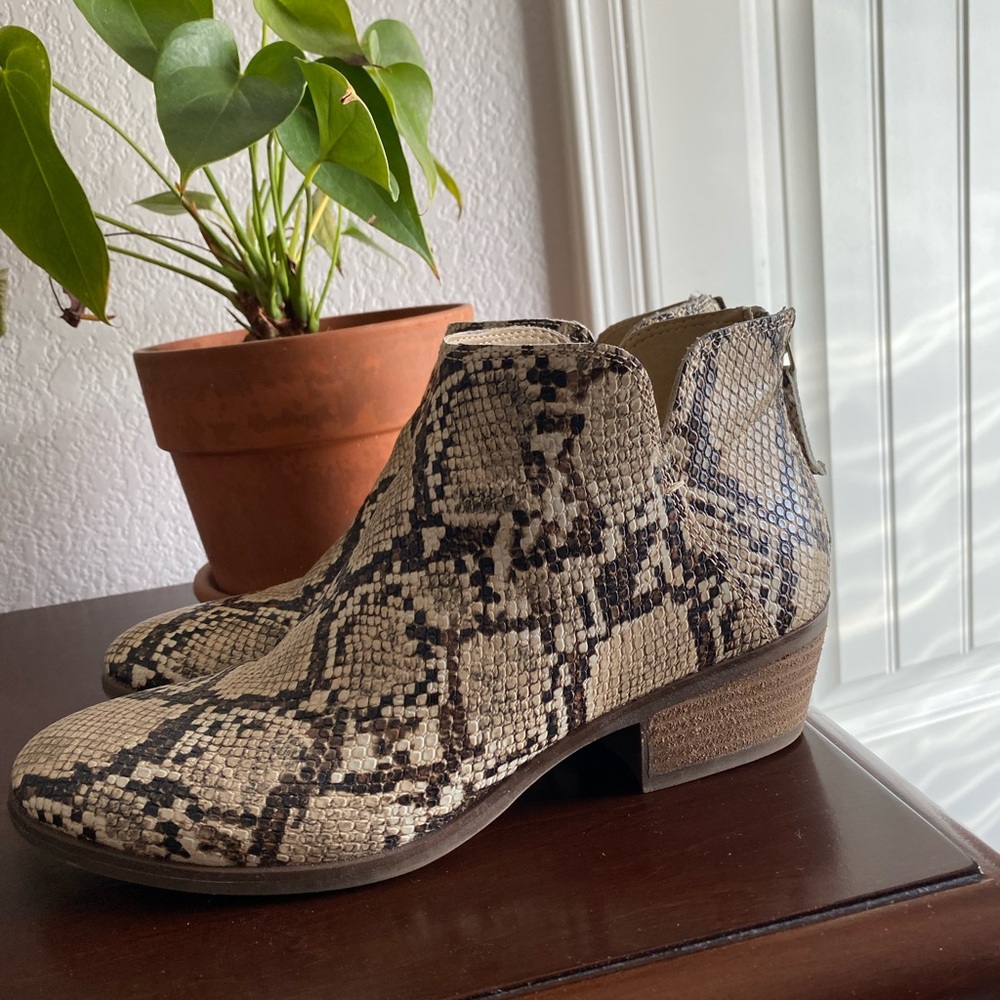Women’s Ankle Bootie size 8.5 - Picture 3 of 7
